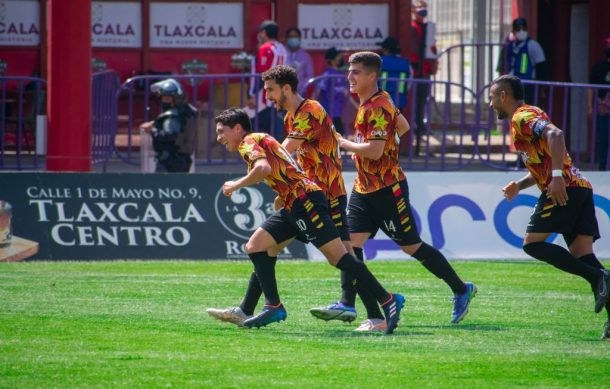 Leones Negros vuelve a ganar y vence 2-1 a Tlaxcala de visita