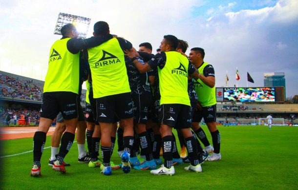 Necaxa sorprende a Pumas y gana en CU