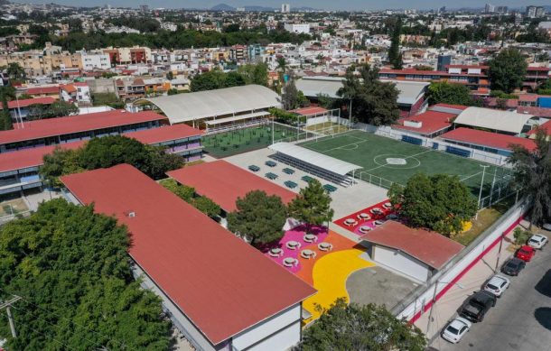 Gastan 40 mdp en remodelar secundaria donde estudió Enrique Alfaro