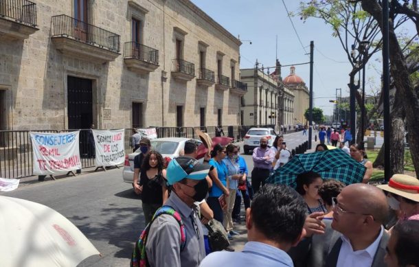 Protestas afuera del Congreso previo a aprobación de iniciativas sobre Ipejal y diversidad sexual