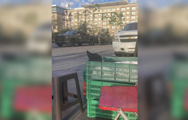 Militares ocupan lugar de vendedores de empanadas en Centro de Guadalajara