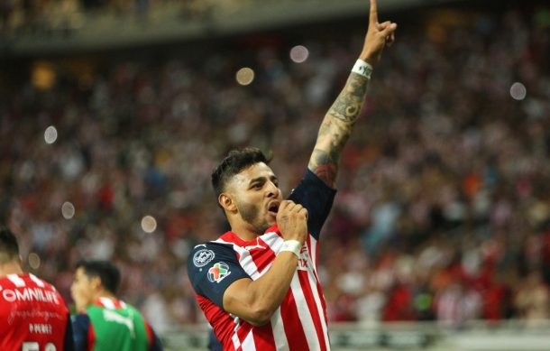 Chivas libra el repechaje con goleada ante Pumas y va contra Atlas en la liguilla