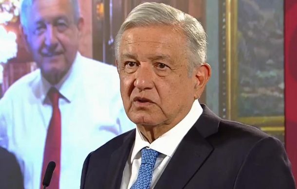 Se compromete López Obrador a elevar salarios de policías, marinos y soldados