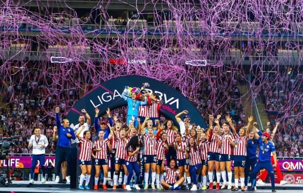 Chivas femenil consigue su segundo titulo tras vencer a Pachuca