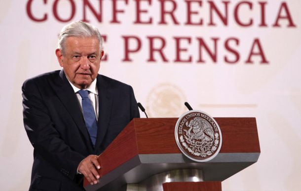 México contratará médicos y comprará vacunas de Cuba, señala López Obrador