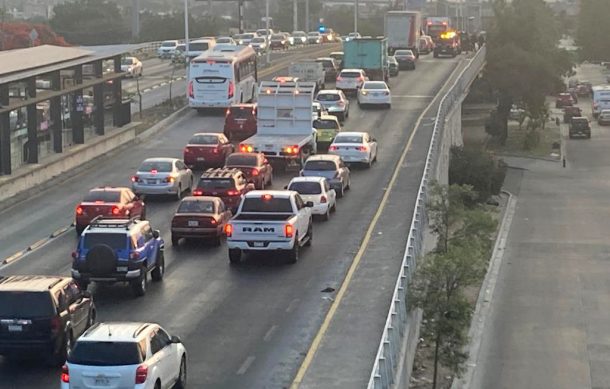 Kilométrico congestionamiento vial se registra esta mañana por Periférico en Zapopan