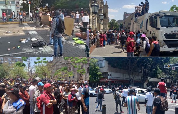 Fracasa diálogo con autoridades, pepenadores bloquean calles del Centro