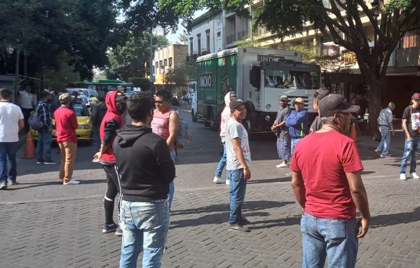 Pepenadores bloquean de nuevo calles del Centro de Guadalajara
