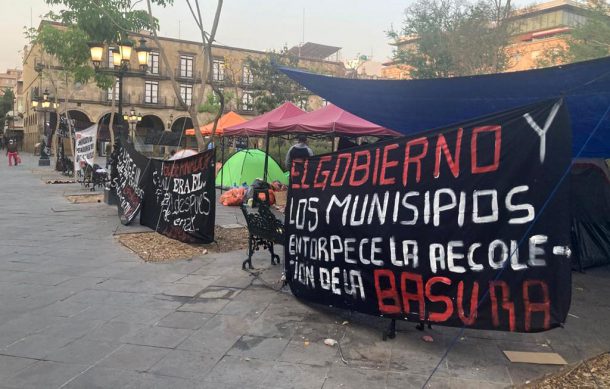 Crece el Plantón de pepenadores en el centro de la ciudad