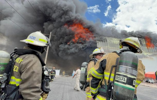 Arde bodega de medicamentos e insumos médicos en San Martín de las Flores