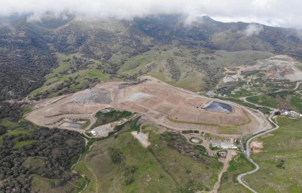 Entregan recursos para ampliar basurero de Picachos