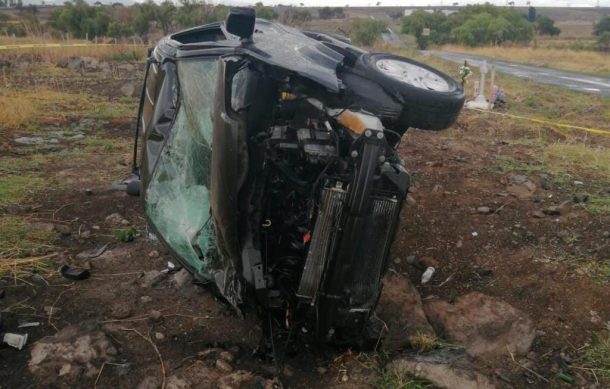 Deja un muerto la volcadura de camioneta en Tlajomulco