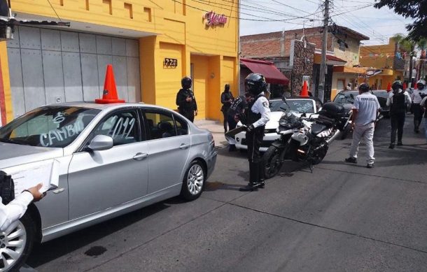 Aseguran 12 vehículos tras operativo policíaco en la zona de Tetlán