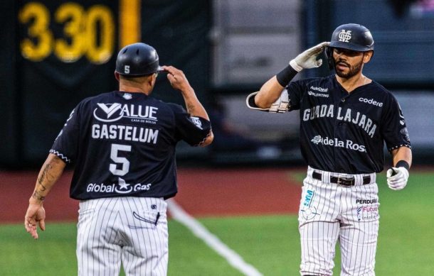 Mariachis derrota a Durango 7-3 con Fernando Pérez como héroe
