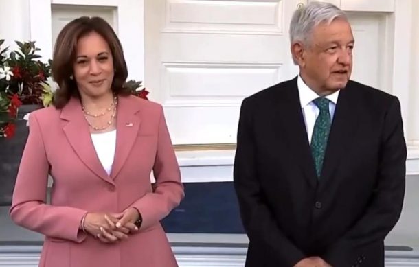 Kamala Harris sostiene reunión con López Obrador