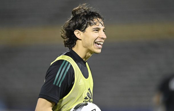 Diego Lainez seguirá su carrera en Portugal