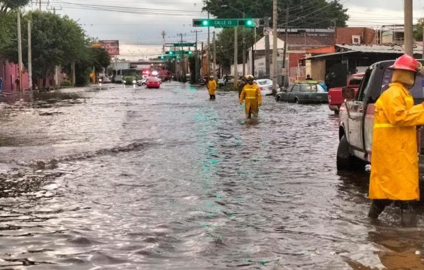 Más de 200 puntos se inundan con lluvias en ZMG