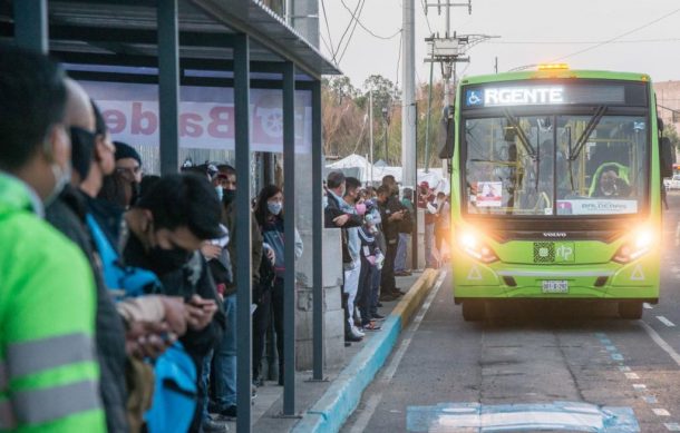 Sigue saturación por cierre en Línea 1 del Metro de CDMX