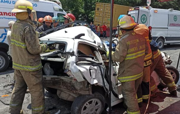 Suman dos muertos por accidente en carretera a Chapala