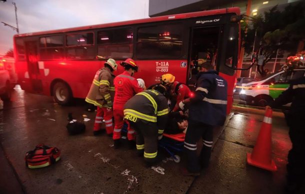 Mujer resulta herida tras ser arrollada por camión en GDL