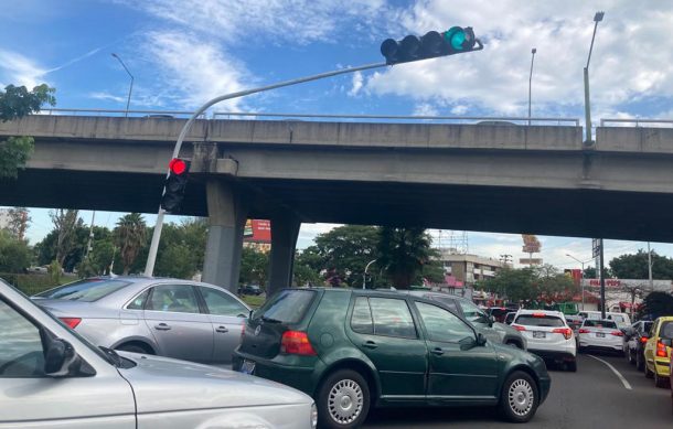 Semáforos colapsan vialidad en Expo Guadalajara