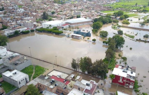 Inicia censo de daños por desbordamiento de río en San Miguel El Alto
