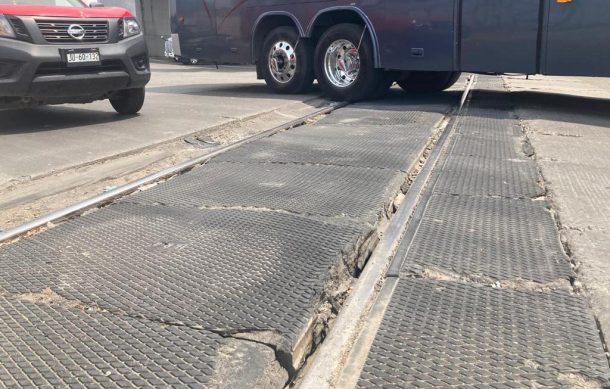 Mal estado de las vías del tren genera caos vial en La Nogalera