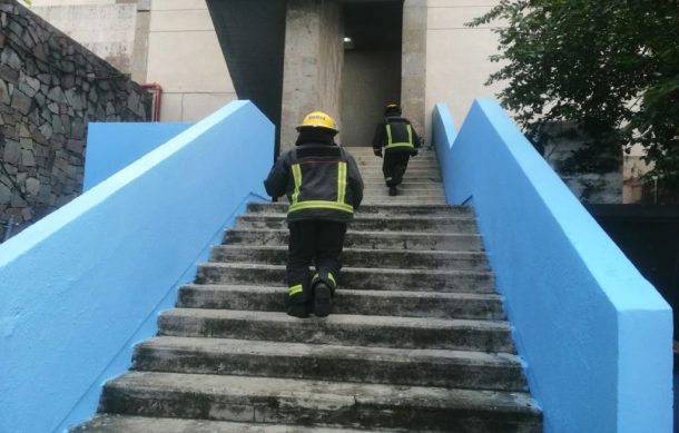 Alistan Bomberos la Carrera Vertical en el Hospital Civil de GDL