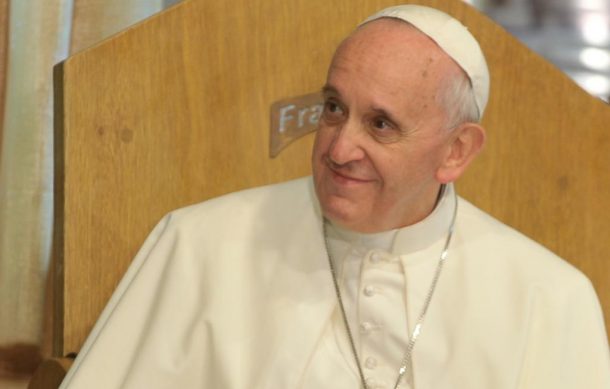 Papa Francisco es internado en Roma