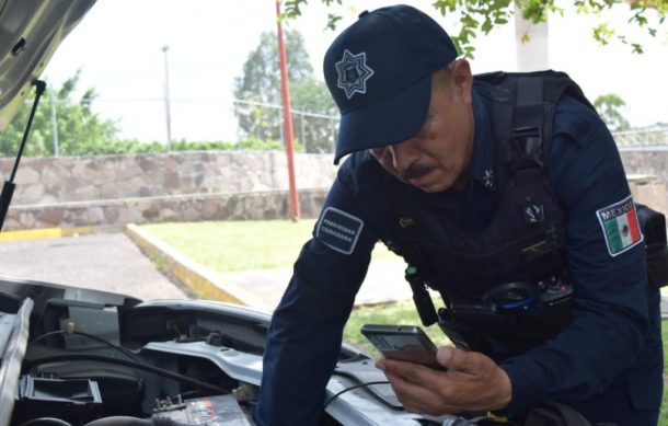 Ofrece Policía tapatía revisiones de autos para evitar irregularidades