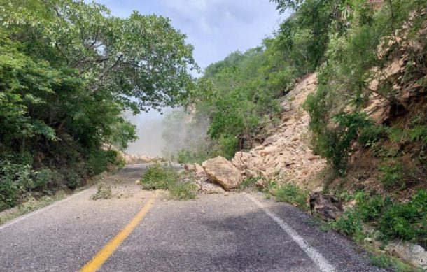 SCT libera carreteras afectadas por sismo