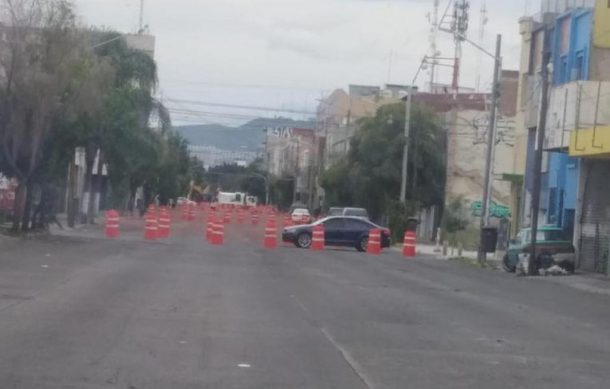 Obras de avenida Enrique Díaz de León molestan a vecinos