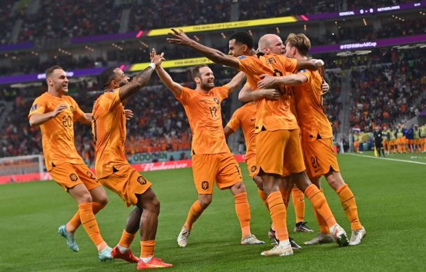 Debuta Holanda en el Mundial con triunfo de 2-0 ante Senegal