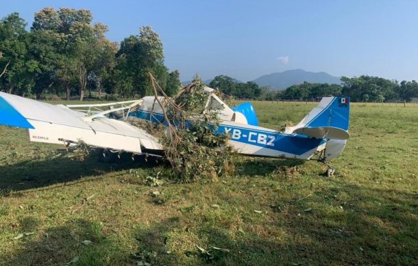 Avioneta fumigadora aterriza de emergencia en Tomatlán