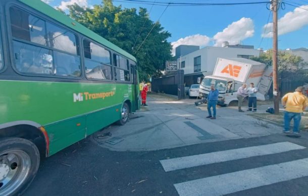 Choque del transporte público en GDL deja varios lesionados