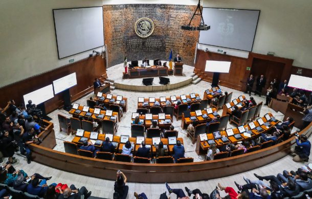 Voces a favor y en contra de legisladores tras el informe de Alfaro