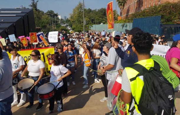 Difieren sobre número de asistentes a marcha de UdeG