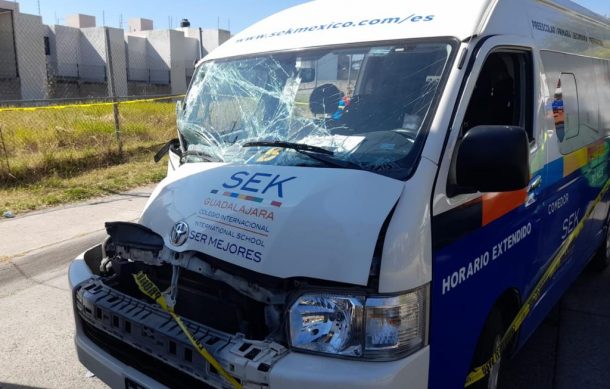 Deja 14 lesionados choque protagonizado por camioneta de transporte escolar