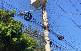 Piden retirar cableado aéreo por riesgos y contaminación visual en Jalisco