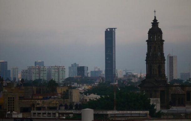 Fogatas y retiro de pirotecnia mantuvieron ocupadas a bomberos