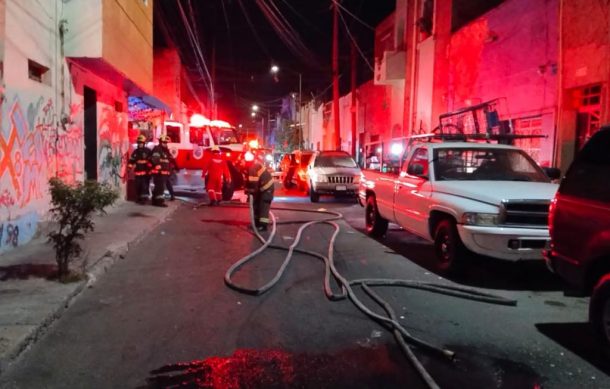 Un muerto deja incendio en barrio de San Juan de Dios