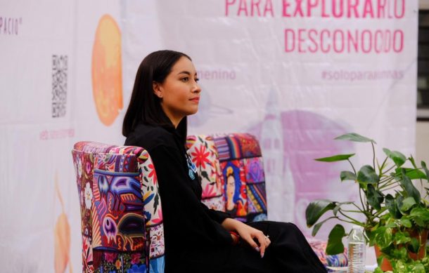 Astronauta mexicana visita una secundaria de Guadalajara