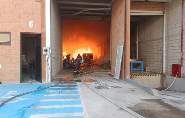 Se registra incendio de bodega en la colonia El Vigía de Zapopan