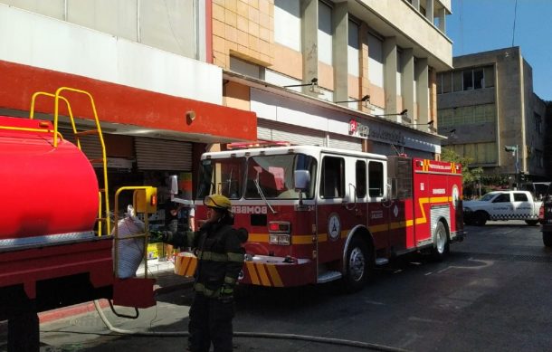 Desalojan la Plaza de la Tecnología tras incendio en bodega