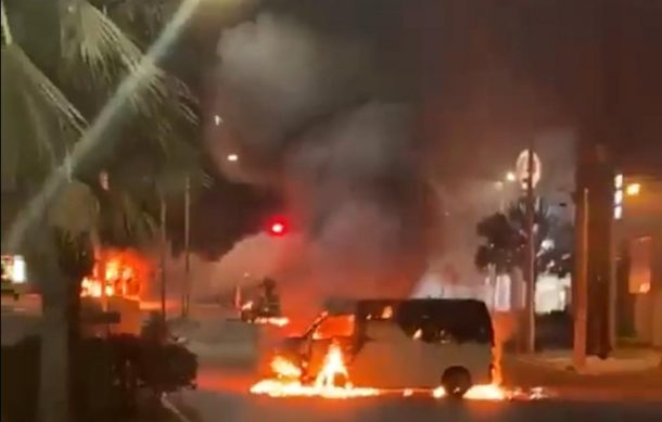 Reportan bloqueos, quema de autos y balaceras en Culiacán