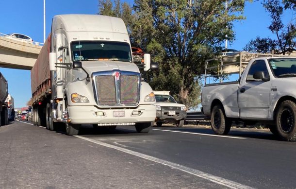 Inicia movilización de transportistas desde cuatro puntos de la ciudad