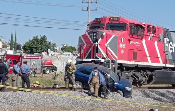Mujer fallece tras intentar ganarle el paso al ferrocarril en Tlajomulco