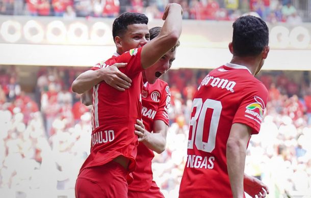 Toluca vence al San Luis 2-0 y se va al subliderato