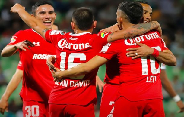 Toluca golea a Santos de visitante 5-0