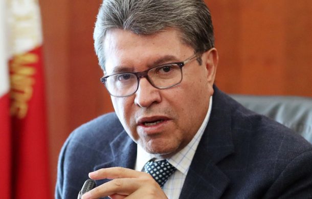 Reducción de jornada laboral a 40 horas no está en agenda: Monreal